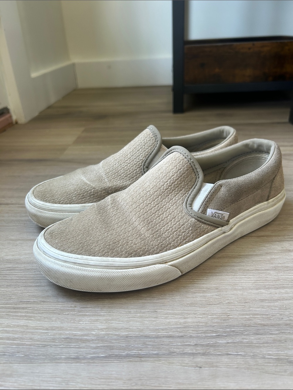 Vans Classic Slip On Taupe Beige Textured Suede Shoes Men 5.5 Women 7